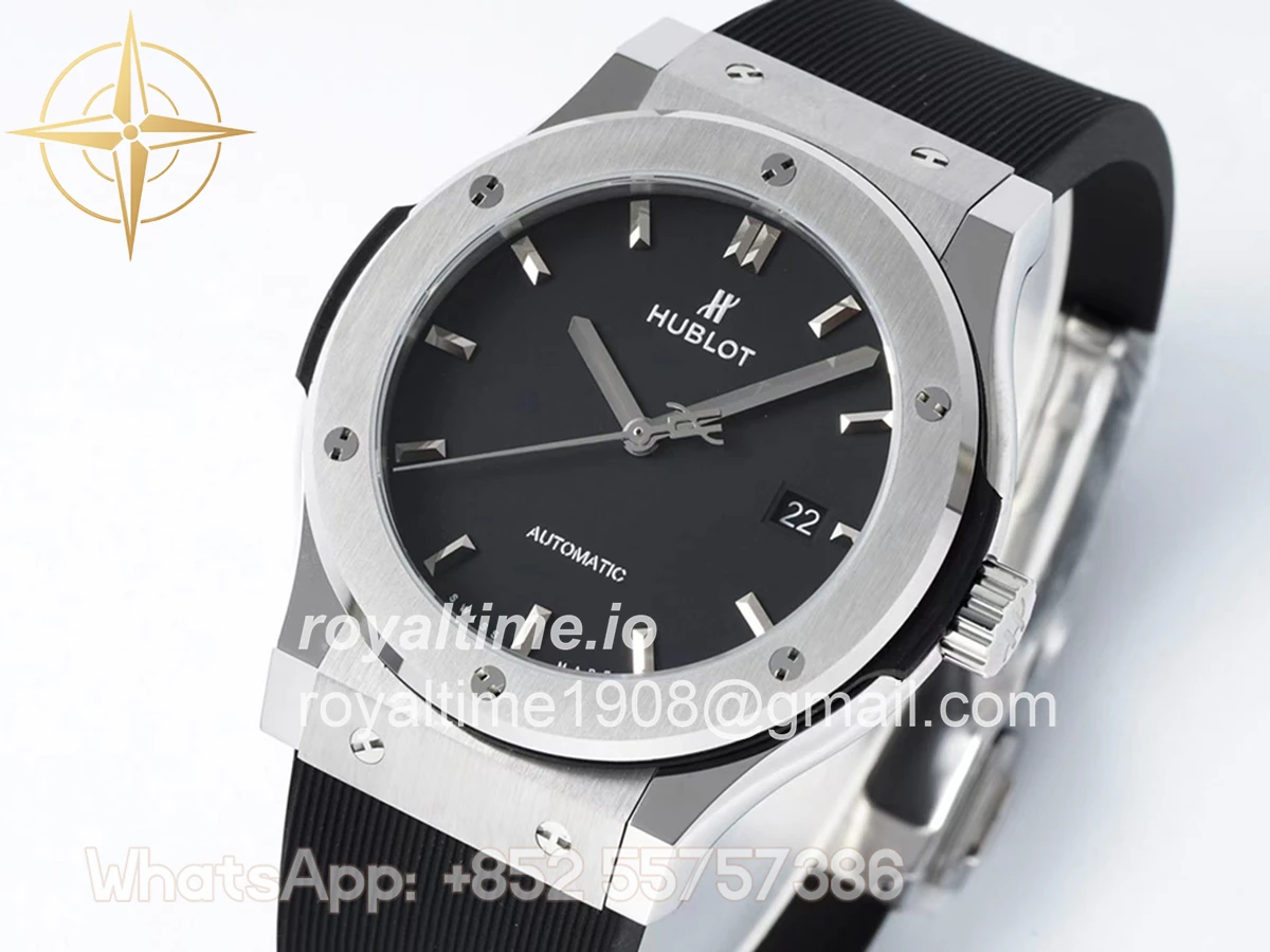 Hublot Classic Fusion Automatic 42mm Black Dial on Rubber Strap - Image 4