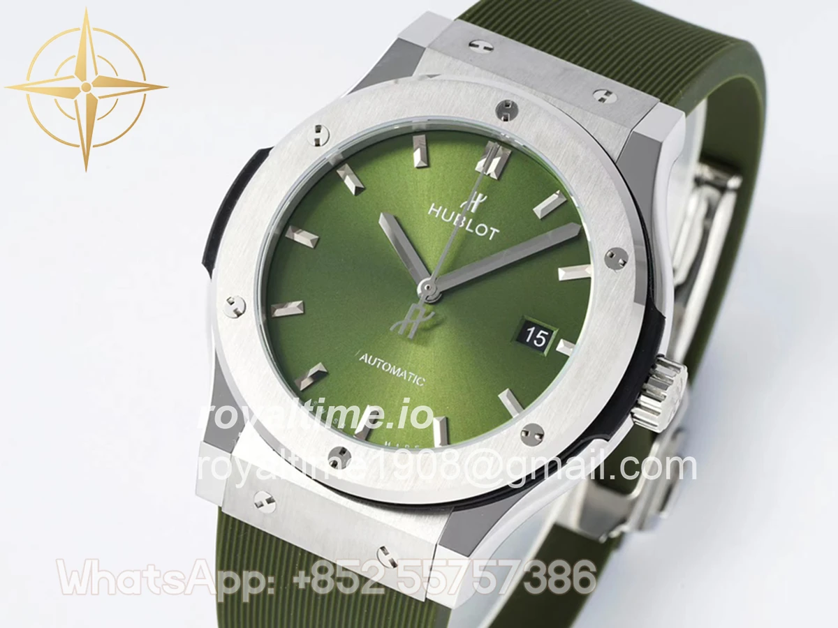 Hublot Classic Fusion Automatic 42mm Green Dial on Rubber Strap - Image 4
