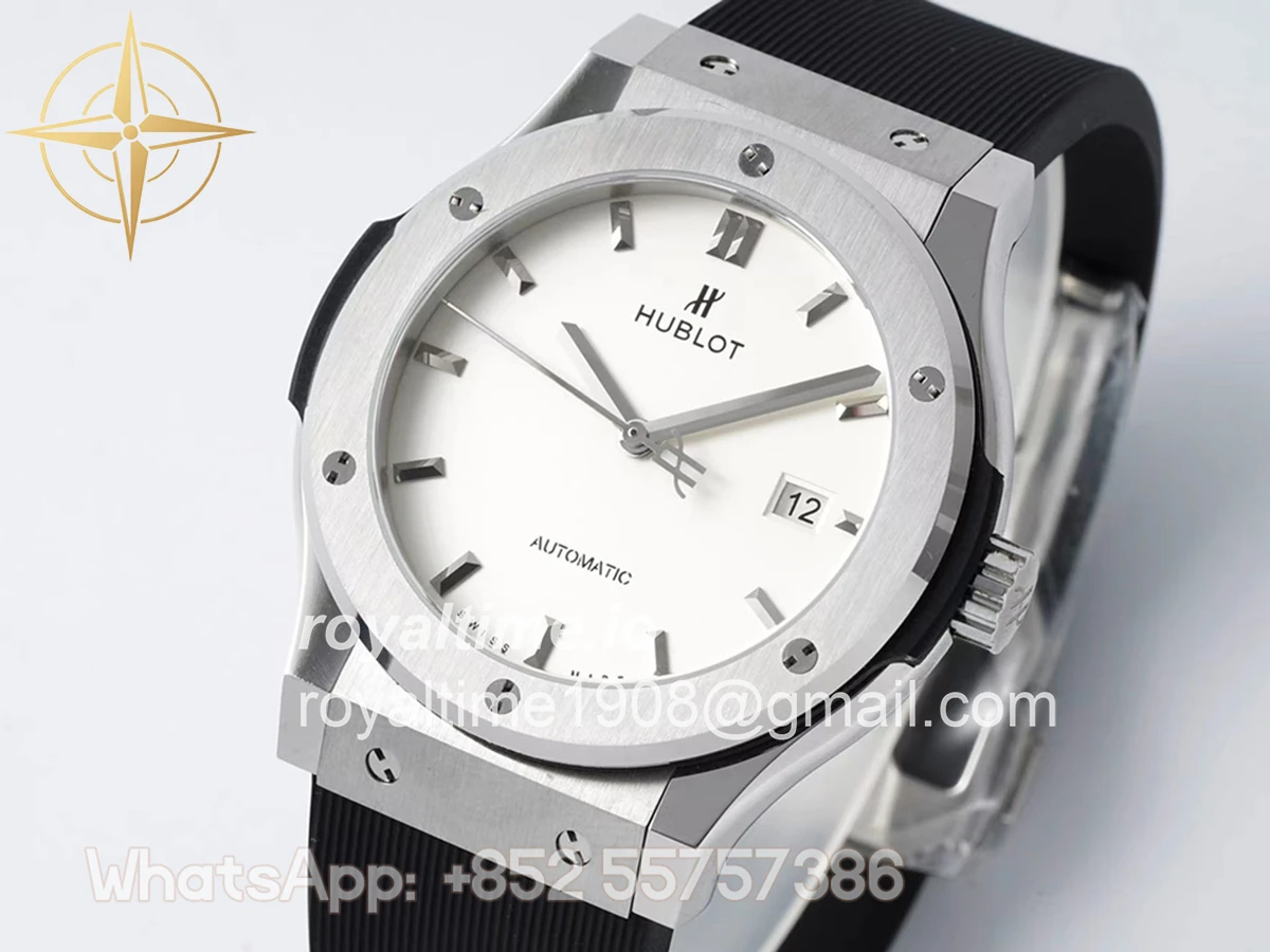 Hublot Classic Fusion Automatic 42mm White Dial on Rubber Strap - Image 4