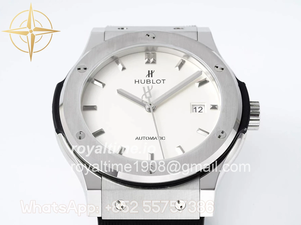 Hublot Classic Fusion Automatic 42mm White Dial on Rubber Strap - Image 5