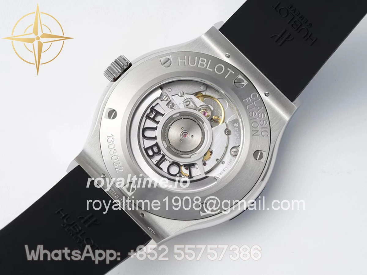 Hublot Classic Fusion Automatic 42mm Black Dial on Rubber Strap - Image 8