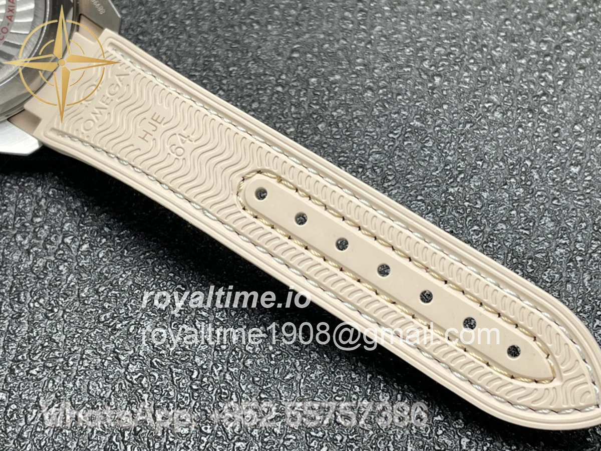 Omega Seamaster Planet Ocean 600M 43.5mm Steel Beige Dial on Rubber Strap - Image 8