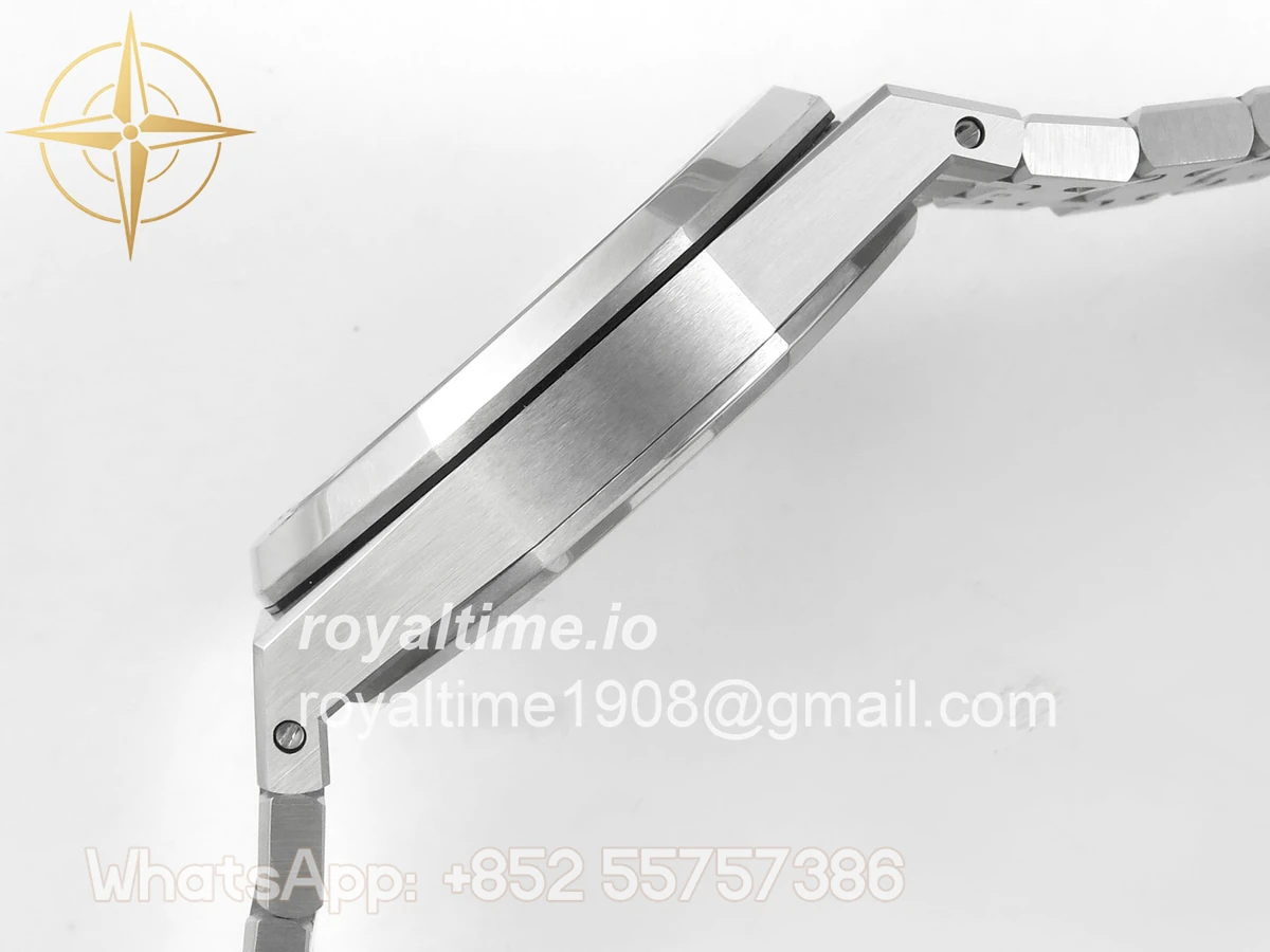 Audemars Piguet Royal Oak Chrono 26331 SS APSF Blue/White Dial on SS Bracelet A2385 - Image 9