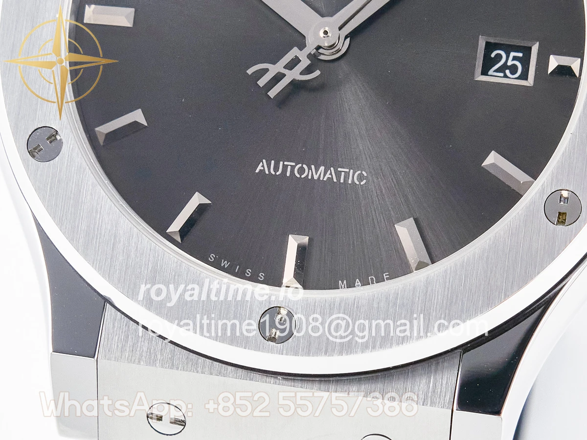 Hublot Classic Fusion 42mm SS JJF Gray Dial on Black Gummy Leather Strap - Image 12