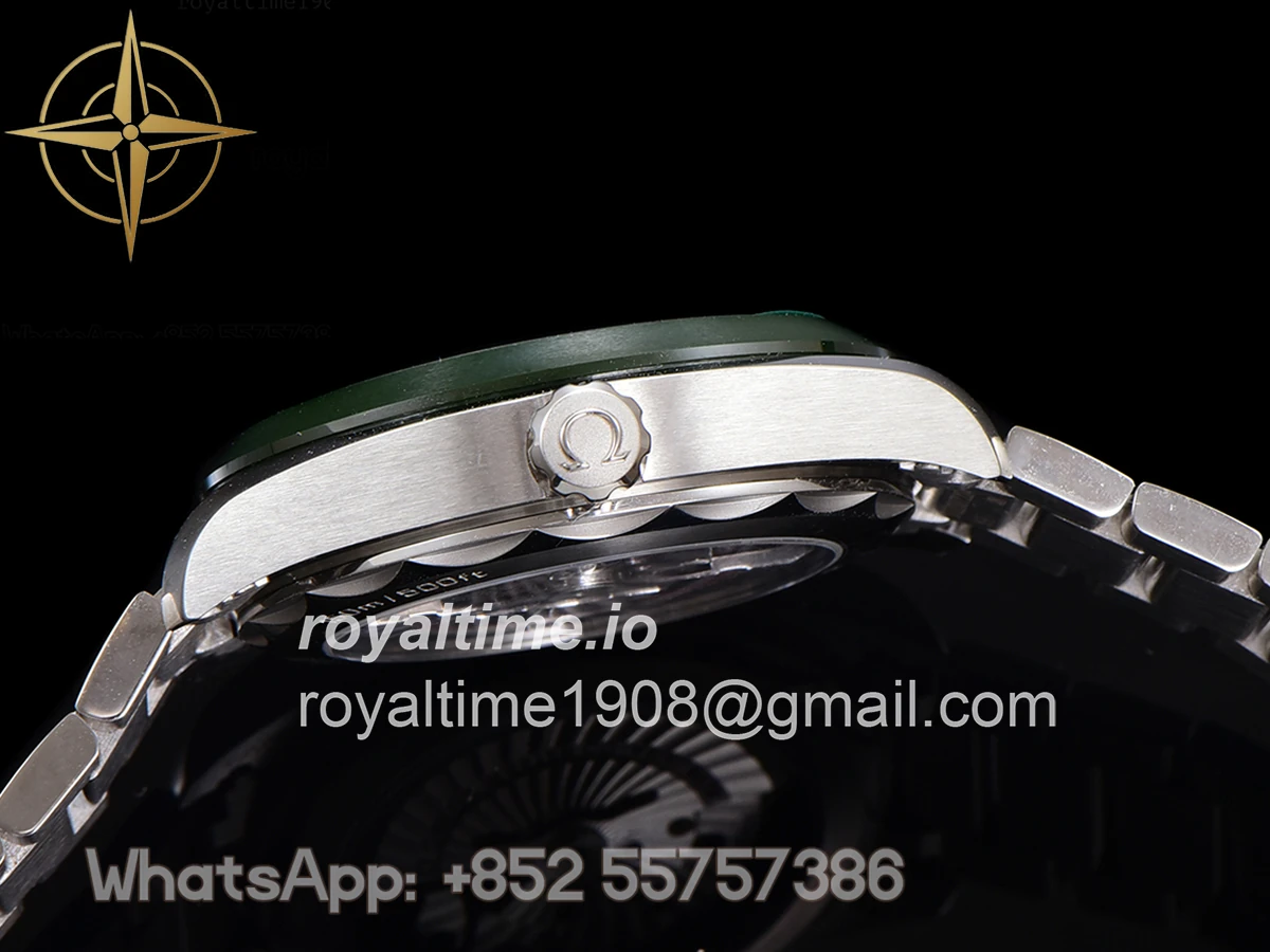 Omega Seamaster Aqua Terra Worldtimer Master Chrononometer Green Dial on Bracelet - Image 12