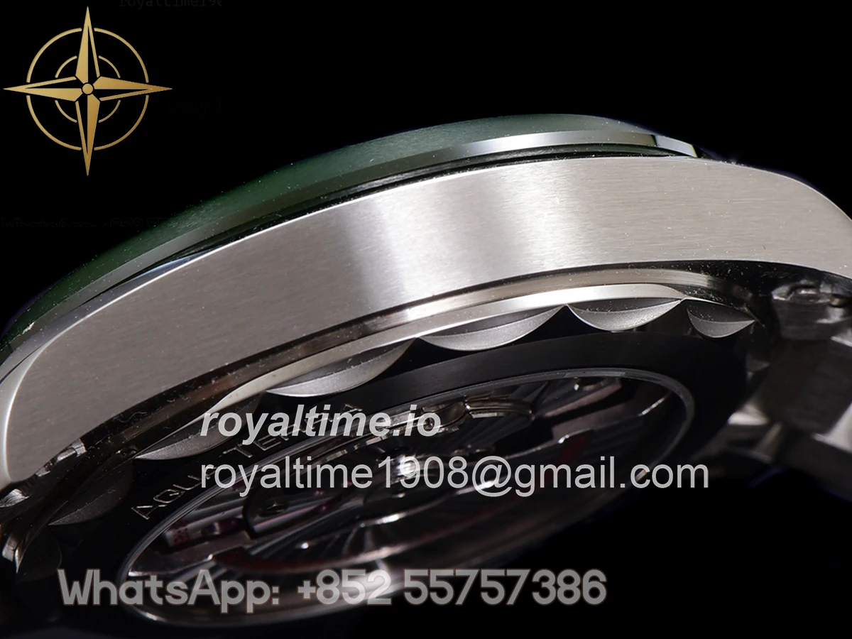 Omega Seamaster Aqua Terra Worldtimer Master Chrononometer Green Dial on Bracelet - Image 13