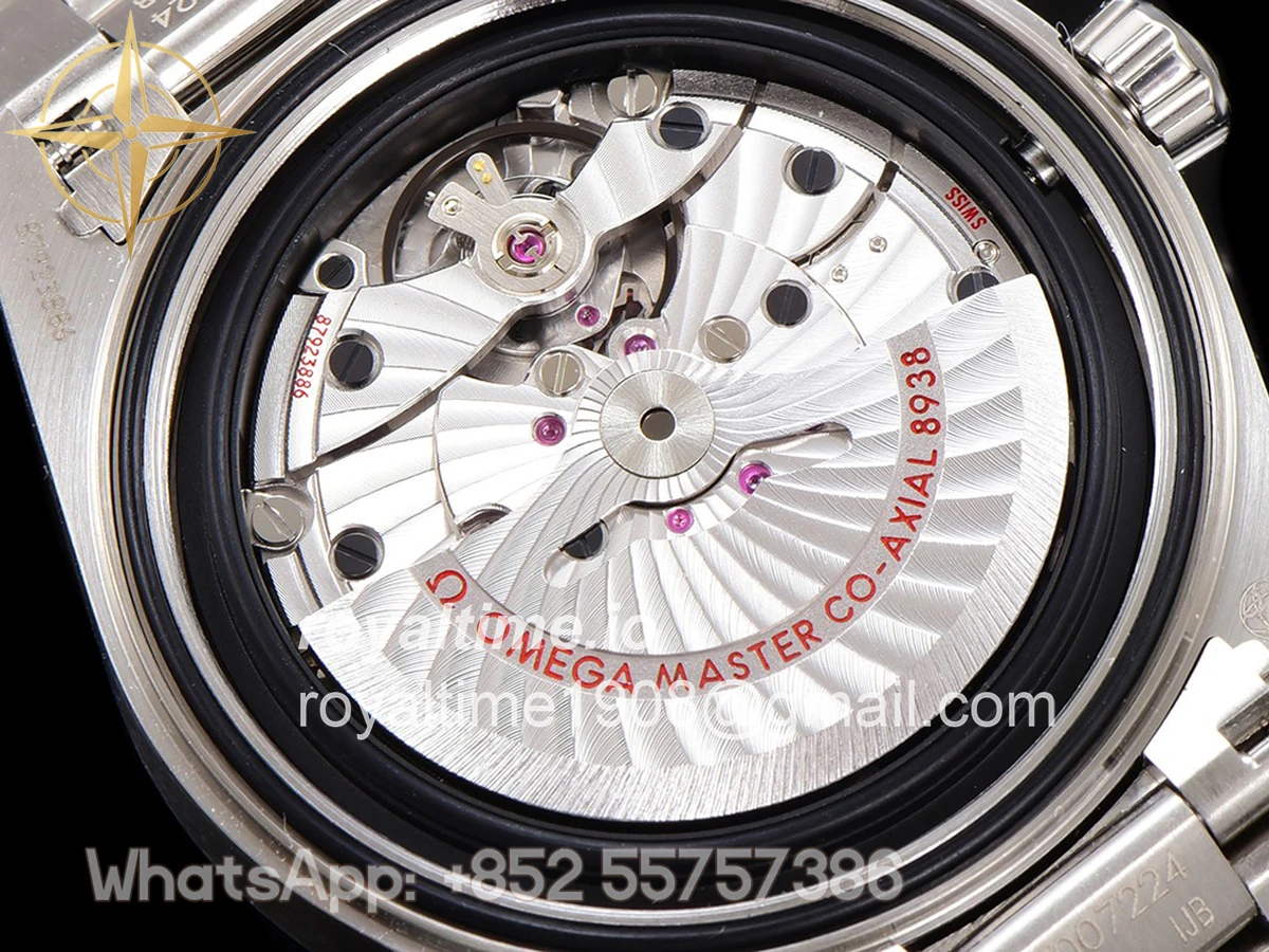 Omega Seamaster Aqua Terra Worldtimer Master Chrononometer Green Dial on Bracelet - Image 17