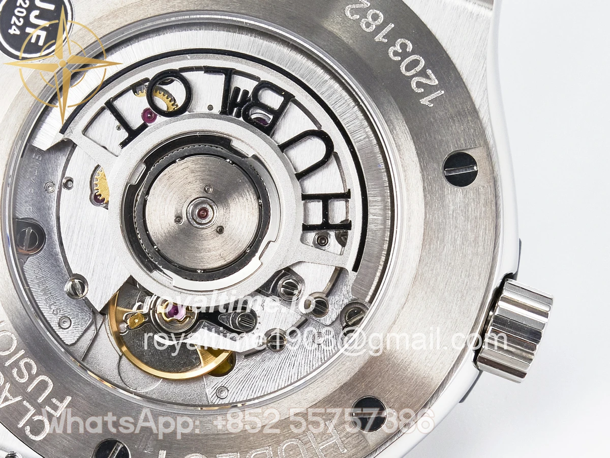 Hublot Classic Fusion 42mm SS JJF Gray Dial on Black Gummy Leather Strap - Image 19