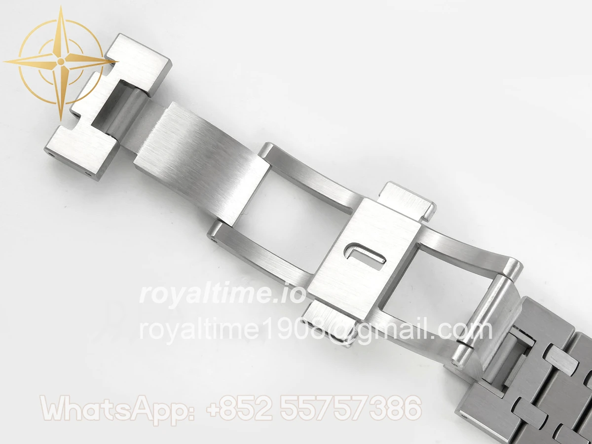 Audemars Piguet Royal Oak Chrono 26331 SS APSF Blue/White Dial on SS Bracelet A2385 - Image 23